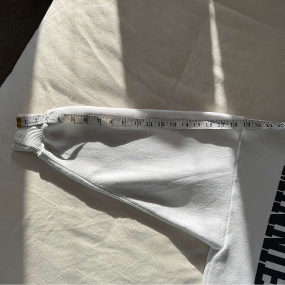 Vintage Disney Minnie Mouse Crew Neck Sweatshirt Valentine’s Day - Picture 10 of 10